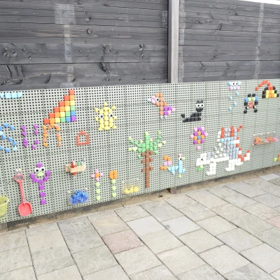 MASTERKIDZ Zestaw Kołeczki w kształcie figur geometrycznych 64szt do tablic STEM | Pan Piksel