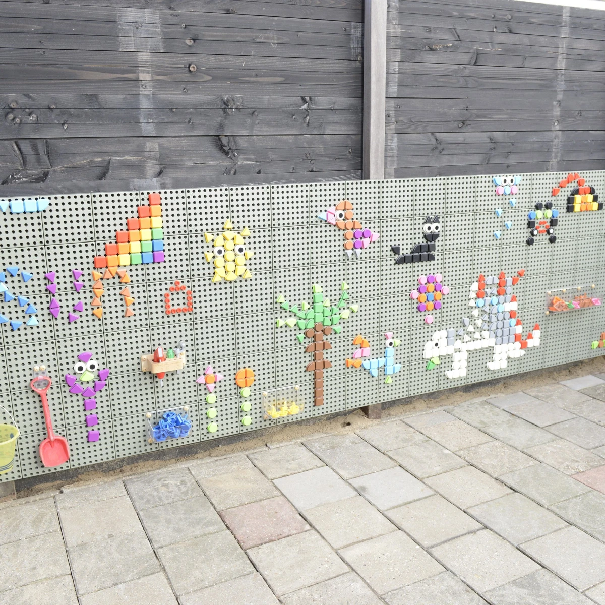 MASTERKIDZ Zestaw Kołeczki w kształcie figur geometrycznych 64szt do tablic STEM | Pan Piksel