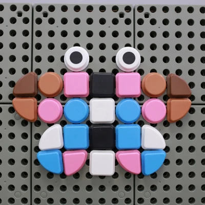 MASTERKIDZ Zestaw Kołeczki w kształcie figur geometrycznych 64szt do tablic STEM | Pan Piksel