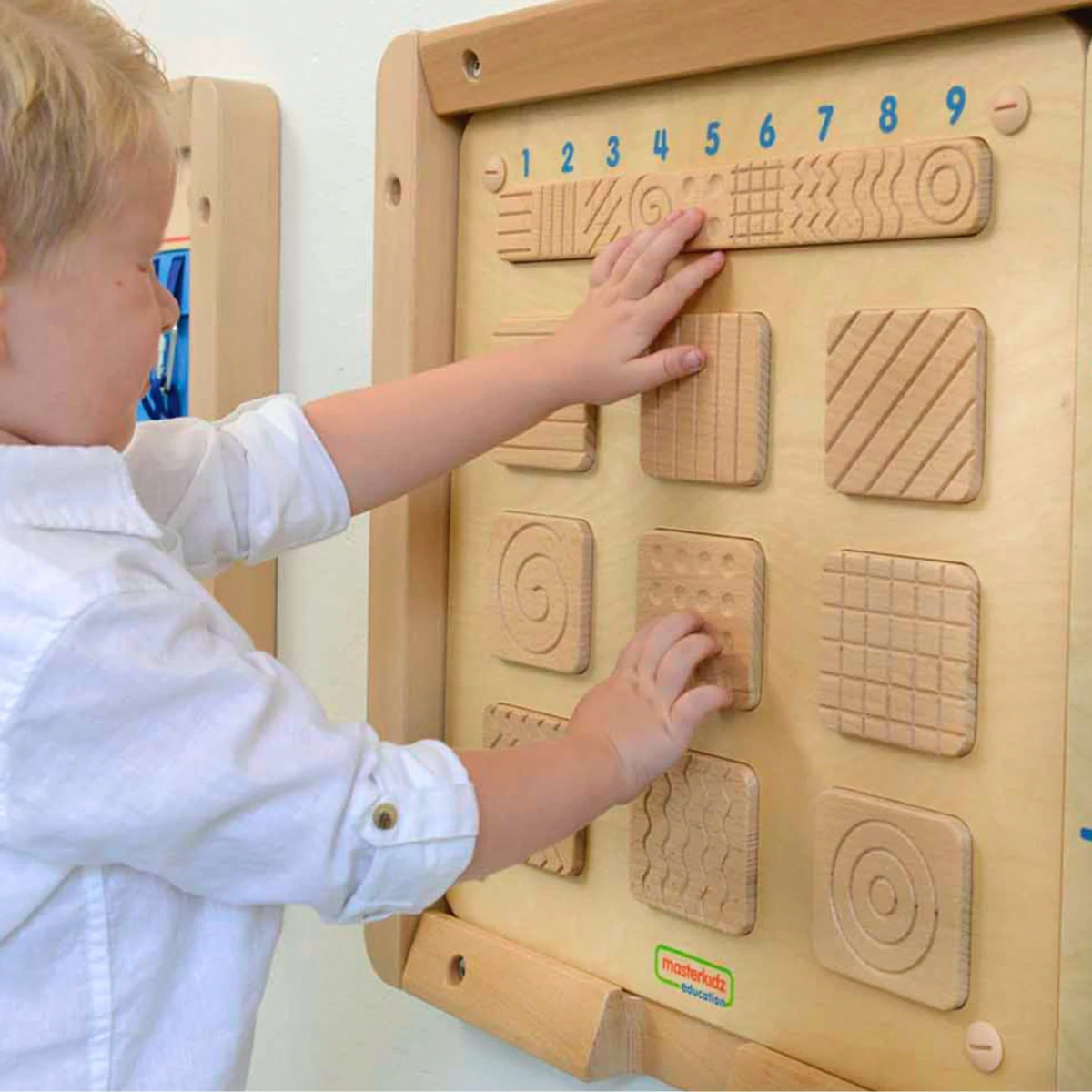 MASTERKIDZ Sensoryczna Tablica Ścienna Rozpoznawanie Faktury Powierzchni | Pan Piksel