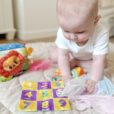 WOOPIE BABY Zabawka Edukacyjna Sensoryczna Pani Metka Pudełeczko Chusteczek | Pan Piksel