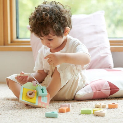 CLASSIC WORLD Drewniana Przeplatanka Klocki do Nawlekania Klucze i Drzwi MONTESSORI 11 el. | Pan Piksel