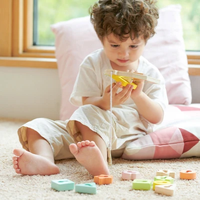 CLASSIC WORLD Drewniana Przeplatanka Klocki do Nawlekania Klucze i Drzwi MONTESSORI 11 el. | Pan Piksel