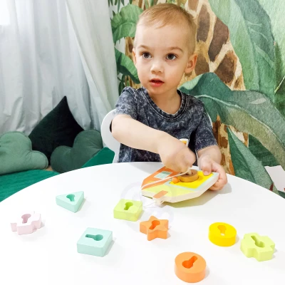 CLASSIC WORLD Drewniana Przeplatanka Klocki do Nawlekania Klucze i Drzwi MONTESSORI 11 el. | Pan Piksel