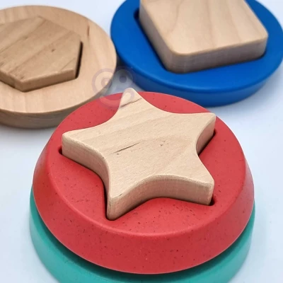 TOOKY TOY Drewniana Układanka Piramidka Kształty Miś 11 el. | Pan Piksel