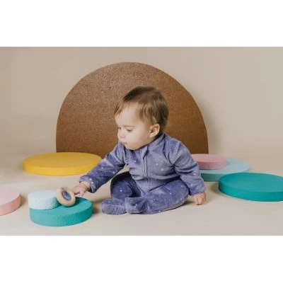 Petit Boum Drewniana zabawka sensoryczna do rączki Donut Calm Turkusowy 6m+