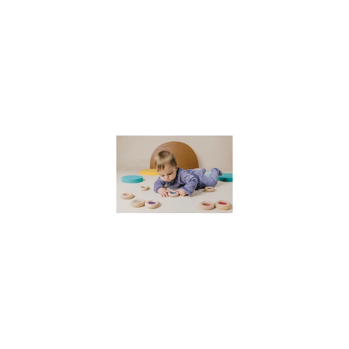 Petit Boum Drewniana zabawka sensoryczna do rączki Donut Calm Turkusowy 6m+