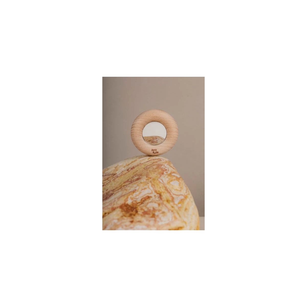 Petit Boum Drewniana zabawka sensoryczna do rączki Reflect Donut- świat odbić 6m+