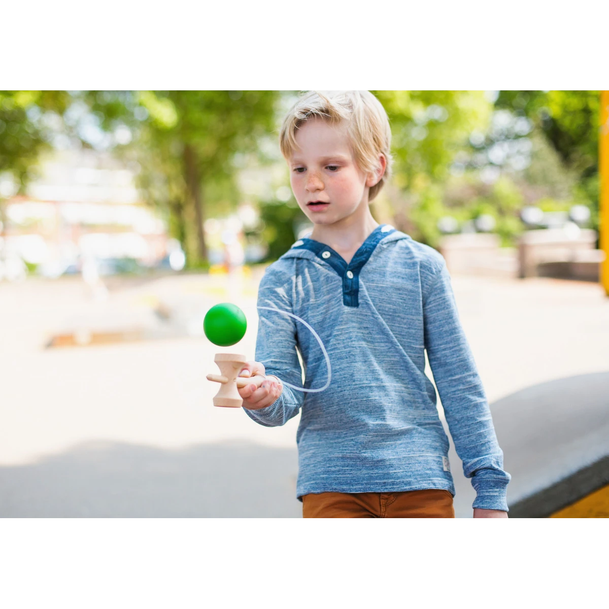 BS Toys Kendama – gra zręcznościowa dla dzieci ćwiczenie refleksu i precyzji 6+