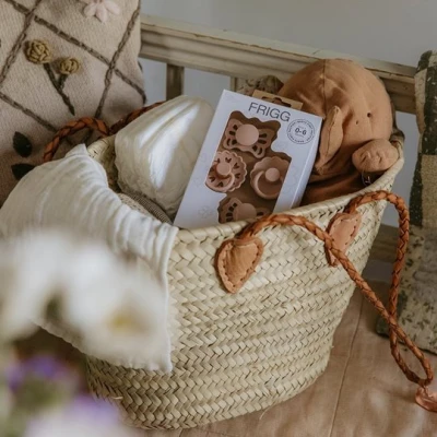 FRIGG Zestaw startowy: 4 smoczki uspokajające Floral Heart Blus