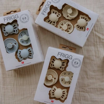 FRIGG Zestaw startowy: 4 smoczki uspokajające Floral Heart Crea