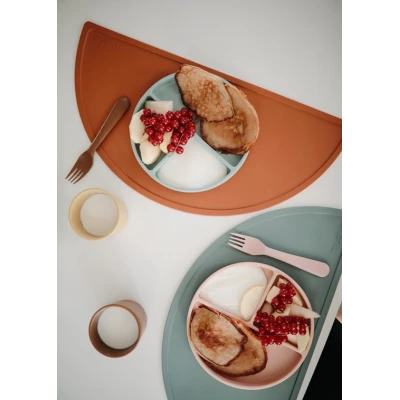 Mushie Silikonowy Talerzyk Dzielony dla Dziecka Blush