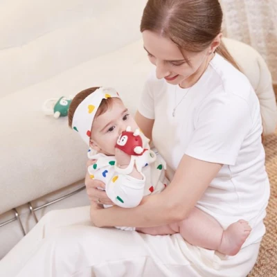 Smily Mia Gryzak dla Niemowlaka Renifer Chimney Red