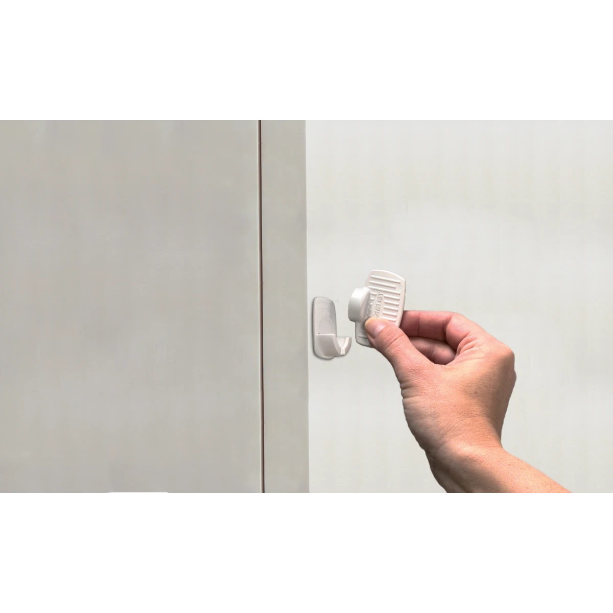 BABY DAN BABYDAN magnetyczna blokada szuflad i szafek Magnet Cabinet Lock 2 szt.
