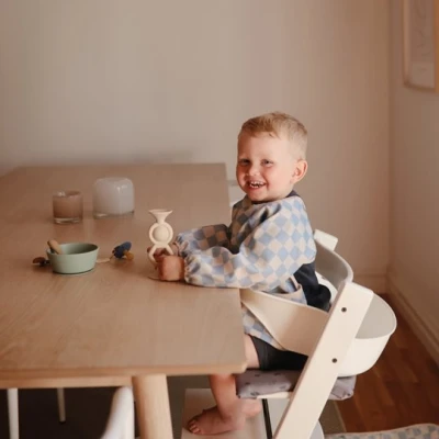 Mushie Śliniak z Rękawami Blue Check