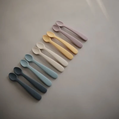 Mushie Łyżeczki do Karmienia Niemowląt 2-pak Powder Blue