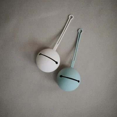 Mushie Etui na smoczek Cambridge Blue