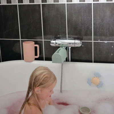 Mushie Silikonowy kubek do spłukiwania głowy Blush