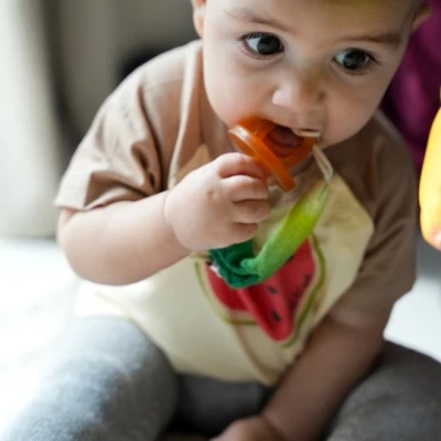 Oli & Carol Zawieszka do Smoczka Por Luke the Leek