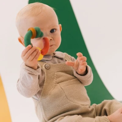 Oli & Carol Gryzak Dla Niemowląt z Kauczuku Evolutive Capsule