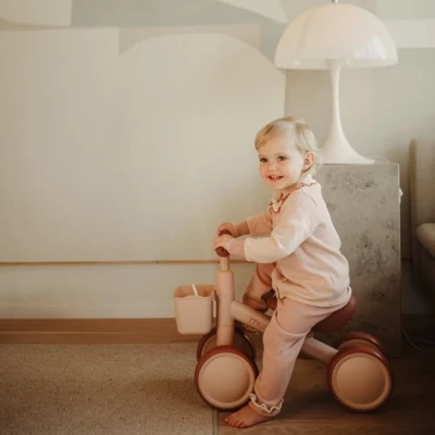 Mushie Rowerek biegowy dla dzieci od 1 roku życia Blush