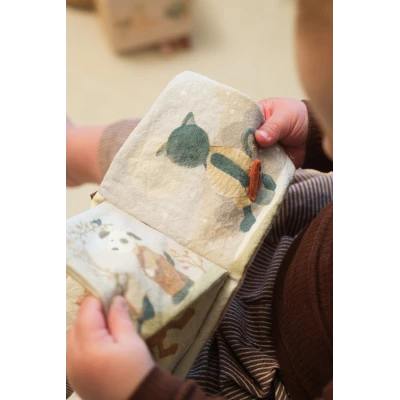 EGMONT TOYS Książeczka sensoryczna Przyjaciele