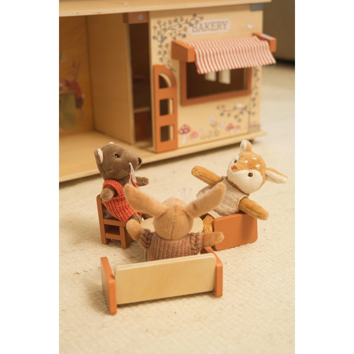 EGMONT TOYS Kawiarnia i piekarnia z meblami i figurkami przyjaciół