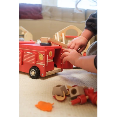 EGMONT TOYS Wóz strażacki z figurką przyjaciela duży