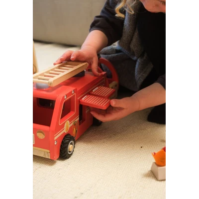 EGMONT TOYS Wóz strażacki z figurką przyjaciela duży