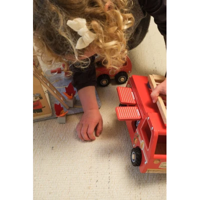 EGMONT TOYS Wóz strażacki z figurką przyjaciela duży