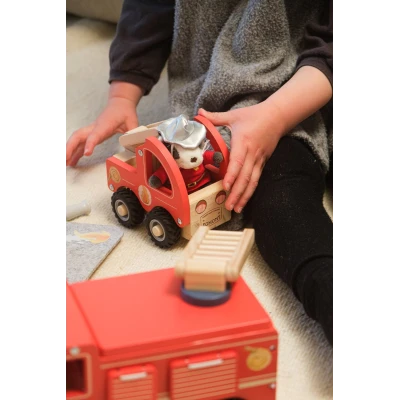 EGMONT TOYS Wóz strażacki z figurką przyjaciela mały