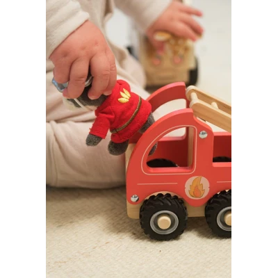 EGMONT TOYS Wóz strażacki z figurką przyjaciela mały
