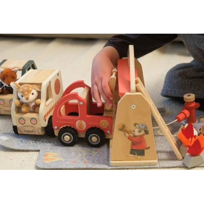 EGMONT TOYS Wóz strażacki z figurką przyjaciela mały