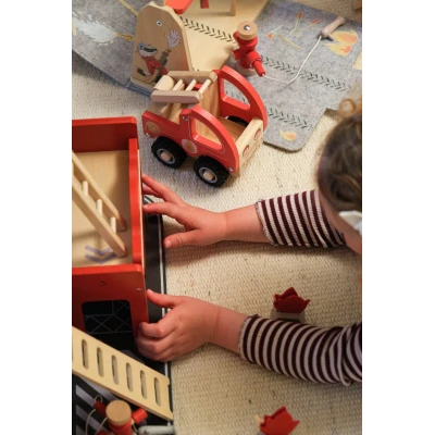 EGMONT TOYS Stacja strażacka duża z akcesoriami i figurką przyjaciela