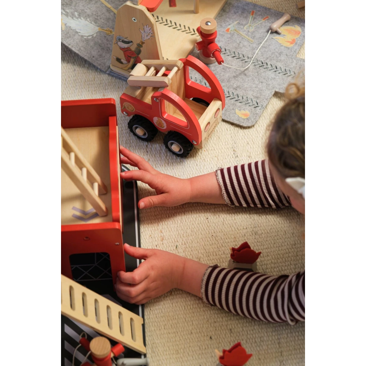 EGMONT TOYS Stacja strażacka duża z akcesoriami i figurką przyjaciela