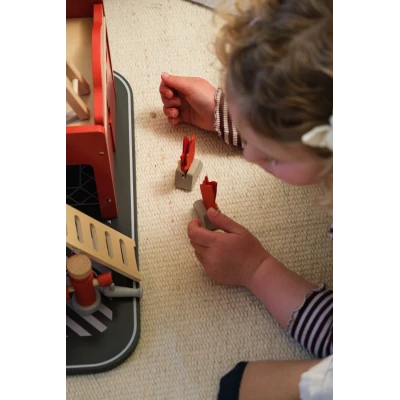 EGMONT TOYS Stacja strażacka duża z akcesoriami i figurką przyjaciela