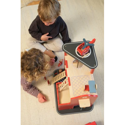 EGMONT TOYS Stacja strażacka duża z akcesoriami i figurką przyjaciela