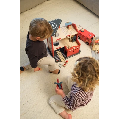EGMONT TOYS Stacja strażacka duża z akcesoriami i figurką przyjaciela