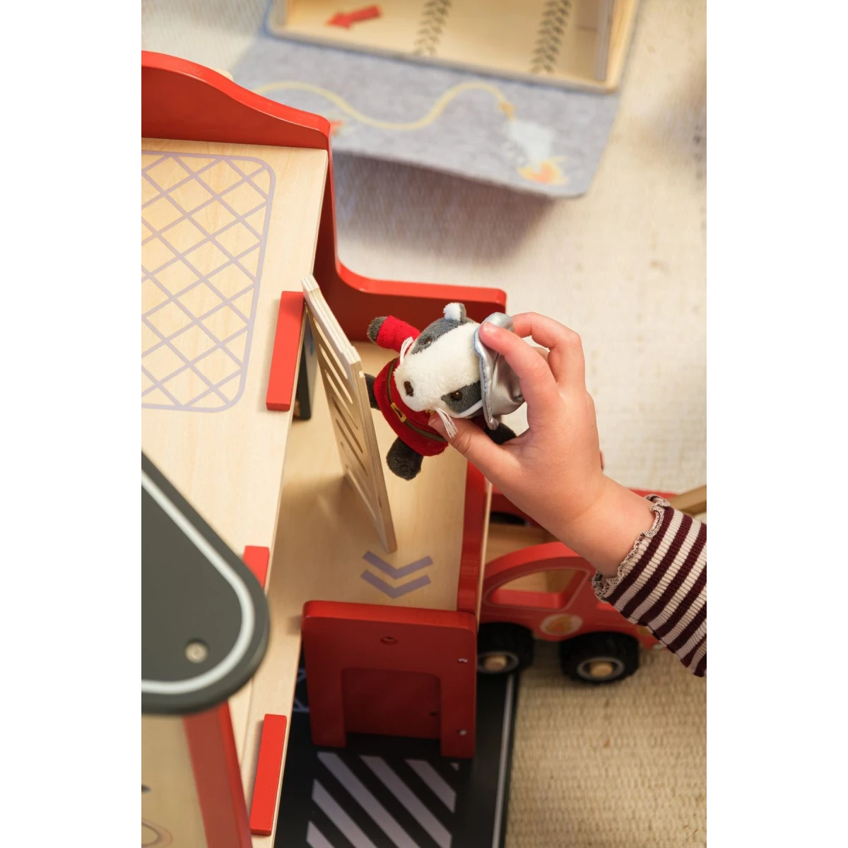 EGMONT TOYS Stacja strażacka duża z akcesoriami i figurką przyjaciela