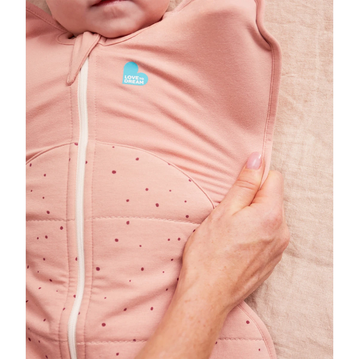 LOVE TO DREAM Otulacz Swaddle UP Rozmiar M 2.5 TOG Różowe kropeczki