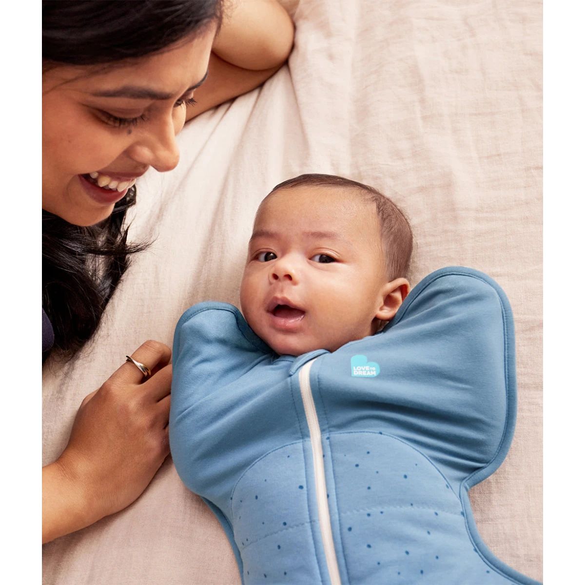 LOVE TO DREAM Otulacz Swaddle UP Rozmiar M 2.5 TOG Niebieskie kropeczki