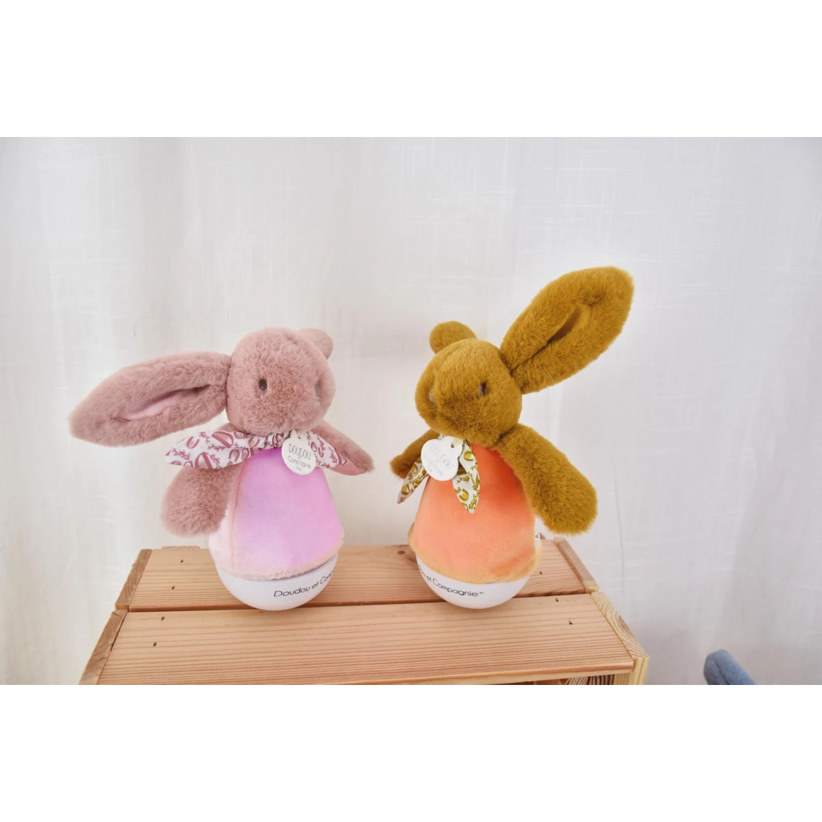 DOUDOU ET COMPAGNIE DOUDOU lampka nocna muzyczna Lapin Doudou Culbuto  16 cm różowa