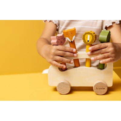 TRIXIE Drewniany autobus ze zwierzątkami pop-up Baby
