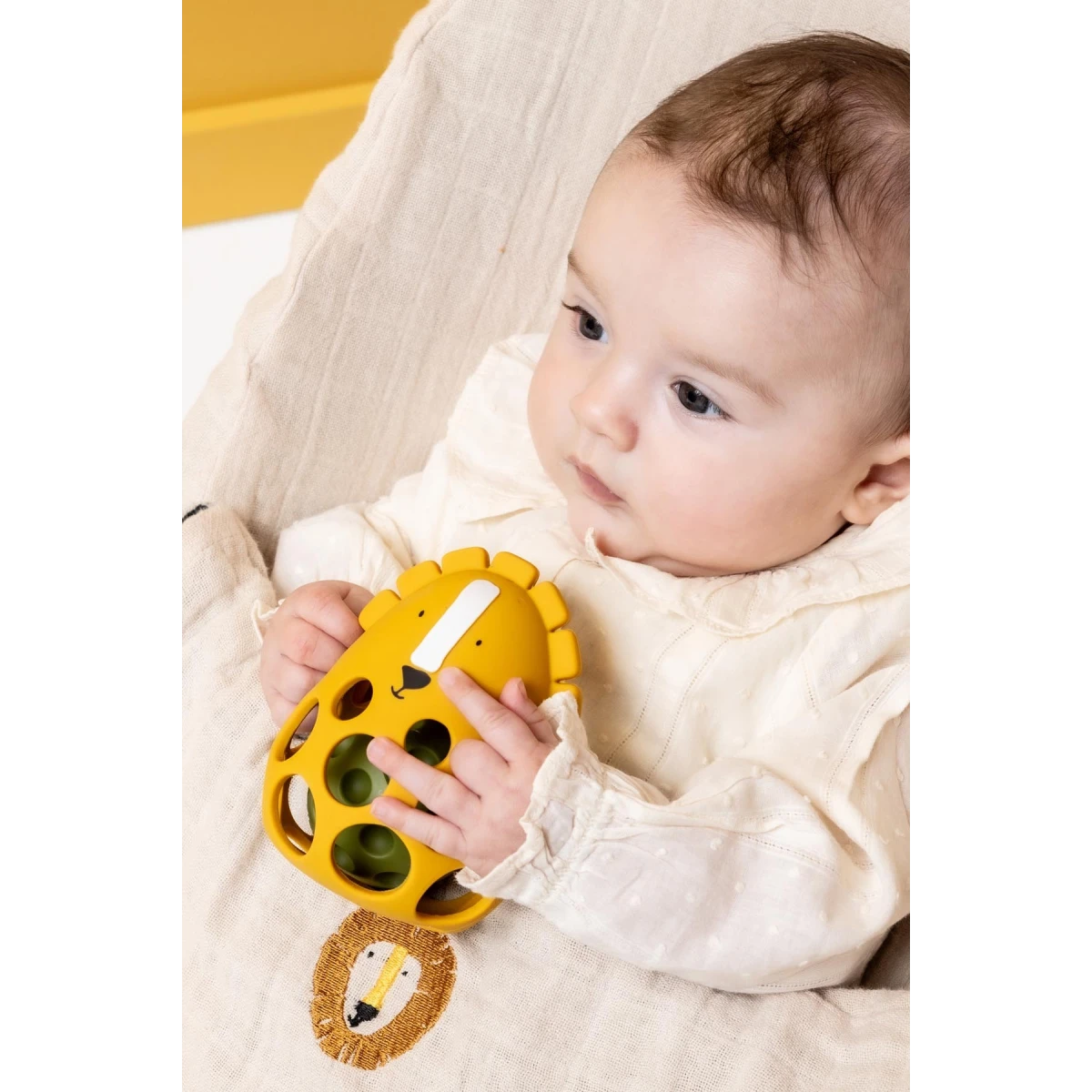 TRIXIE Silikonowa grzechotka sensoryczna Lew Baby