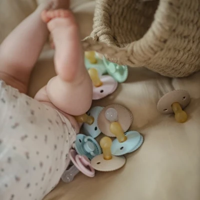 FRIGG Mini Mocha Smoczek uspokajający 2-pak silikon 0-6m