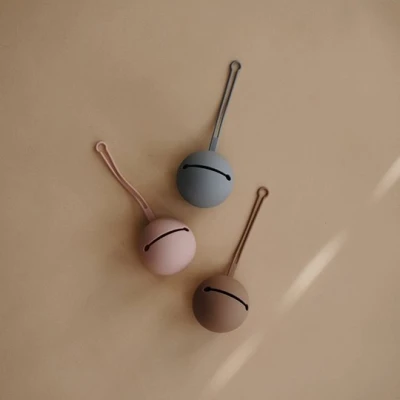 Mushie Etui na smoczek Blush