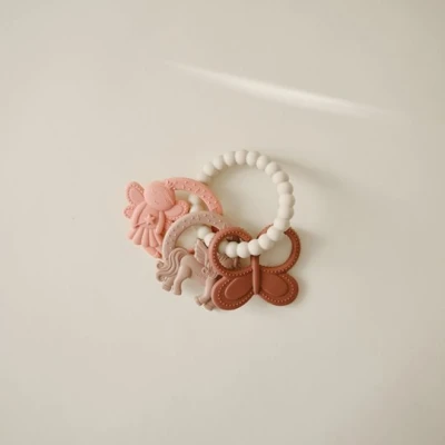 Mushie Gryzak Silikonowy Bransoletka z Zawieszkami Fairy