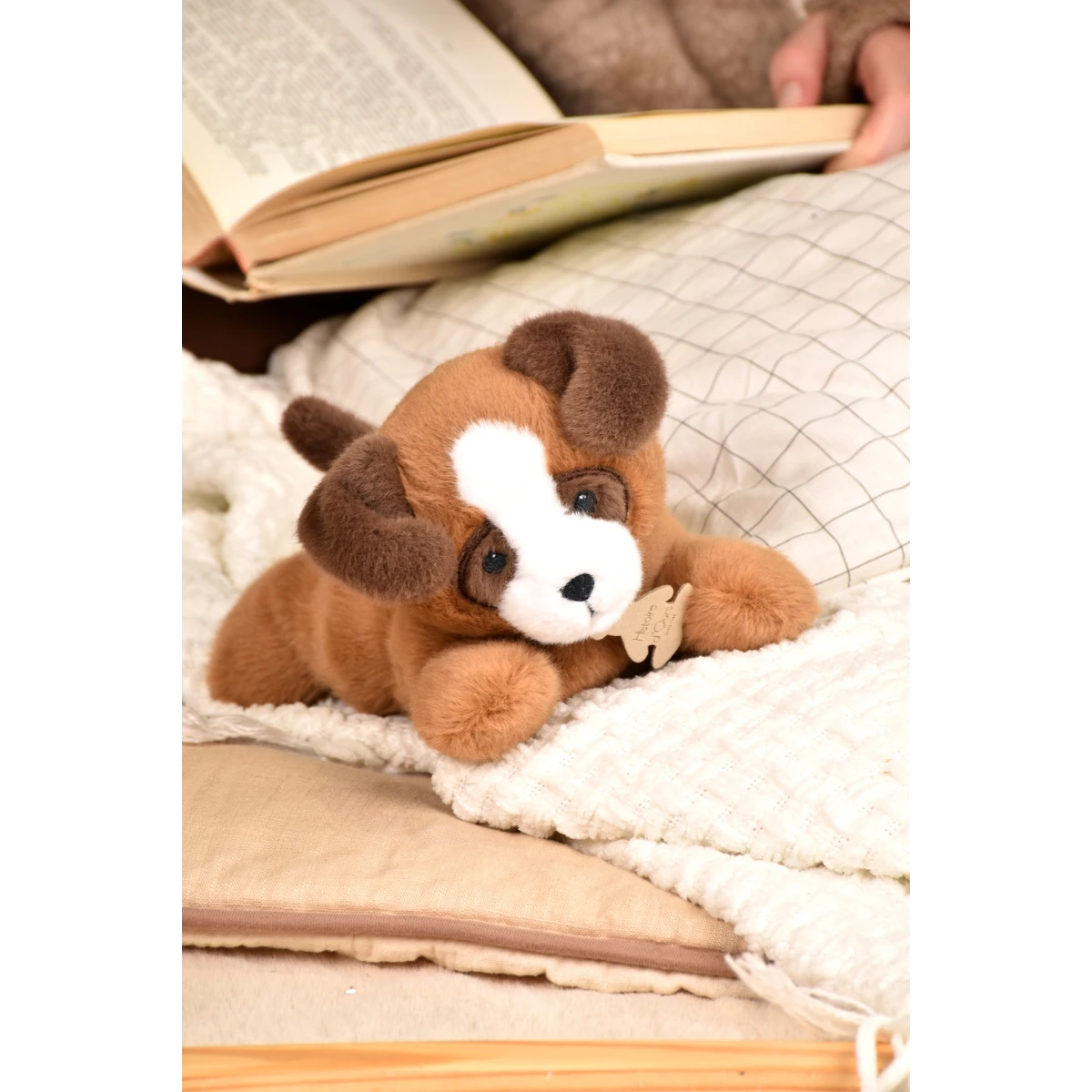 DOUDOU ET COMPAGNIE DOUDOU obciążeniowy pluszowy pies Les P'tits Relax Histoire d'Ours 22 cm brązowy