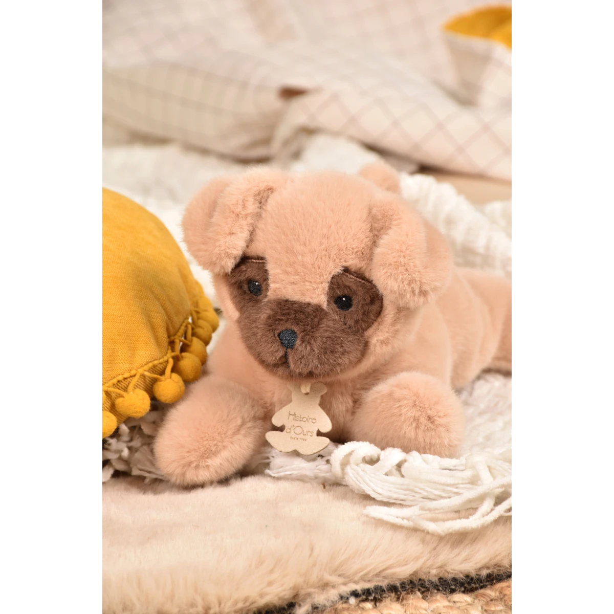 DOUDOU ET COMPAGNIE DOUDOU obciążeniowy pluszowy pies mops Les P'tits Relax Histoire d'Ours 22 cm biały