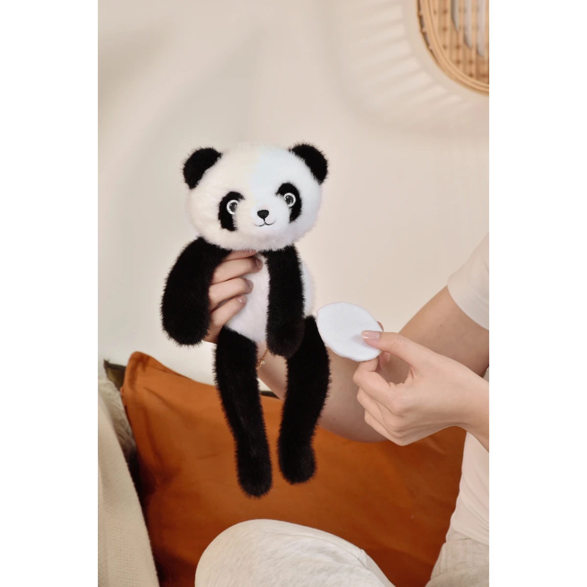 DOUDOU ET COMPAGNIE DOUDOU przytulanka magnetyczna Podcoll Panda Histoire d'Ours 30 cm czarno-biały